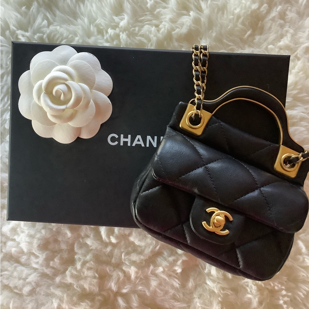 COPY - CHANEL  card holder